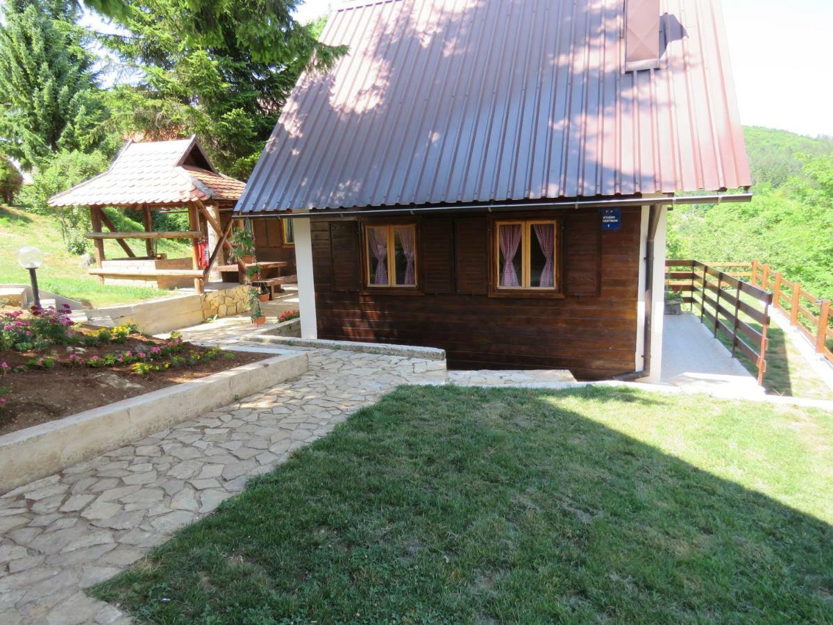 Guesthouse Stefanac Otocac Exterior photo